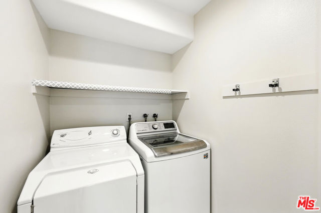 1211 S Shenandoah Street, Los Angeles CA: https://media.crmls.org/mediaz/5e73b94e-985a-47d2-90e9-27817a26a3c3.jpg