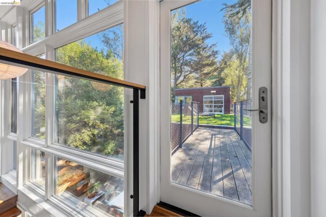 Image 35 of 60 For 8210 Skyline Blvd