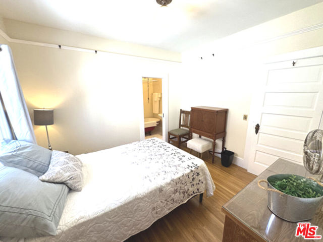 334 Belmont Avenue, Los Angeles CA: https://media.crmls.org/mediaz/5e7533e1-e6f9-4beb-a275-bc542d9514ee.jpg