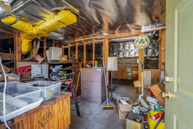52551 Pine Ridge Road, Idyllwild CA: https://media.crmls.org/mediaz/5e7672d3-903e-4cdb-b810-8d24be2eaf6e.jpg