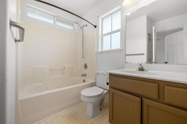 1415 Stoney Creek Road, Paso Robles CA: https://media.crmls.org/mediaz/5e768a34-efbb-459f-bfa9-7f69a3c073d6.jpg