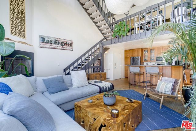 Image 4 of 58 For 14 Mast Street