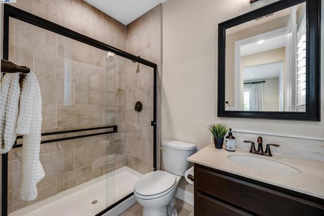 3838 Santa Fe Lane, Tracy CA: https://media.crmls.org/mediaz/5e76d61b-7a9b-4169-a136-a2a5b2df9db2.jpg