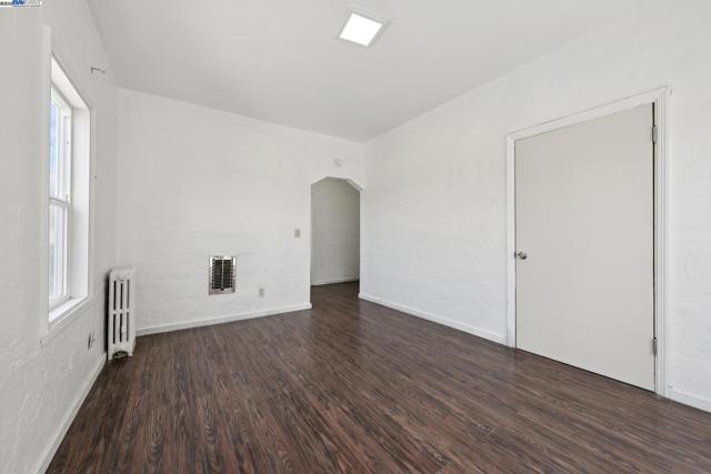 1360 Berkeley Way, Berkeley CA: https://media.crmls.org/mediaz/5e771c23-5716-4cf7-8f74-b05a7d19cae0.jpg