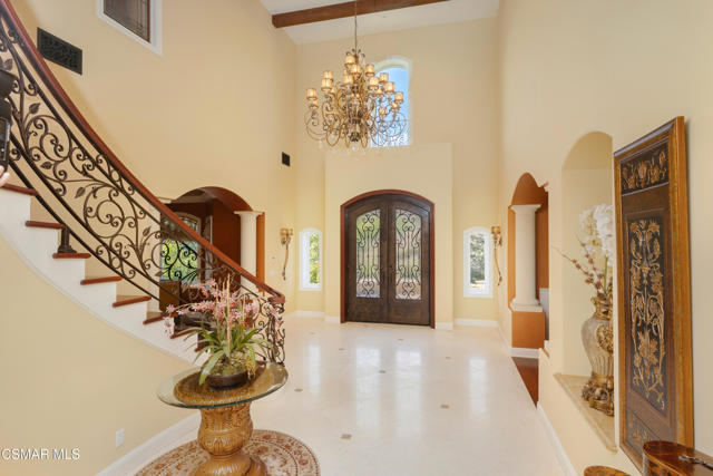 2462 Lost Canyons Drive, Simi Valley CA: https://media.crmls.org/mediaz/5e772d7b-8a2f-491c-a521-13caa04ba11c.jpg