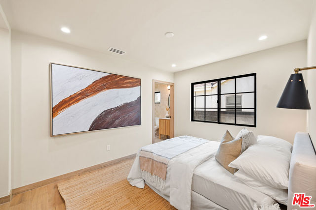 14742 Weddington Street, Sherman Oaks CA: https://media.crmls.org/mediaz/5e77c01f-fb5b-40a2-83c2-feb206ac512b.jpg