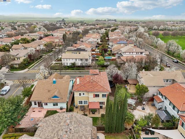 632 S Comunidad Street, Mountain House CA: https://media.crmls.org/mediaz/5e77f62d-1985-4852-88b4-4636239cea5c.jpg
