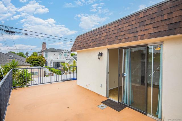 241 243 F Avenue, Coronado CA: https://media.crmls.org/mediaz/5e785218-1ddf-4117-920c-a7f77dfcc159.jpg