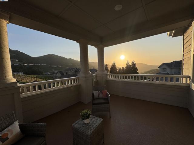 548 Wycombe Ct, San Ramon CA: https://media.crmls.org/mediaz/5e788141-11e0-4b93-bebb-35d527556b04.jpg