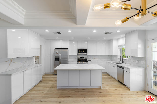 5510 Wilbur Avenue, Los Angeles CA: https://media.crmls.org/mediaz/5e795908-9fac-406e-9229-e60f904b1598.jpg
