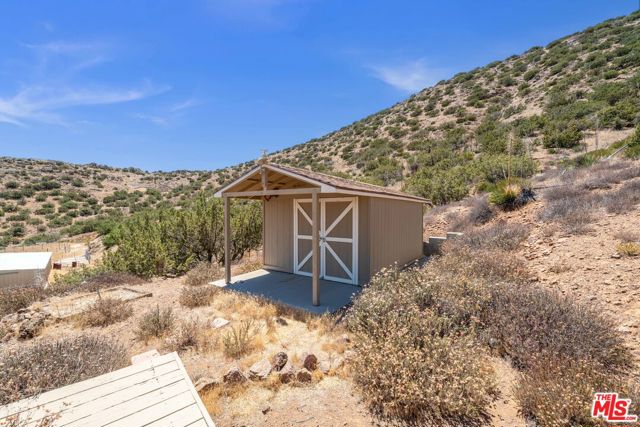 1794 Rebel Road, Acton CA: https://media.crmls.org/mediaz/5e79be47-bdda-41de-a477-69caeed7a833.jpg