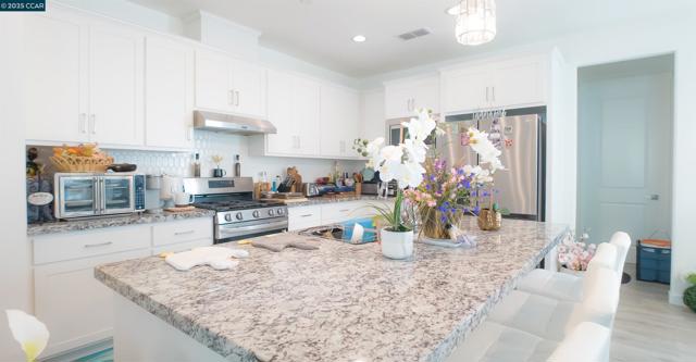 2299 Rustic Oak Ln, Rio Vista CA: https://media.crmls.org/mediaz/5e79ddc6-ecd3-4ee8-8331-9720b0d593c9.jpg