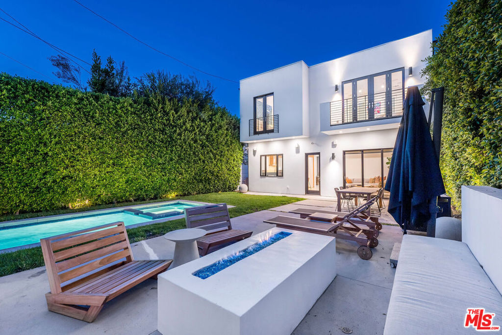 407 WESTBOURNE Drive, West Hollywood, CA 90048