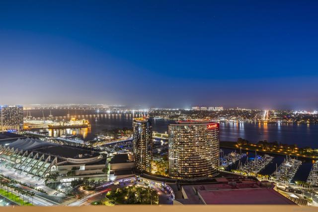 550 Front St, San Diego CA: https://media.crmls.org/mediaz/5e7a0268-9156-403e-8702-5b6088c801de.jpg