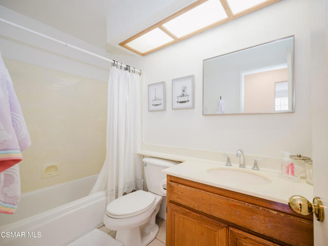 552 Fairfield Road, Simi Valley CA: https://media.crmls.org/mediaz/5e7a11fd-b0c2-4f3b-b34d-d29ca7e8f10a.jpg