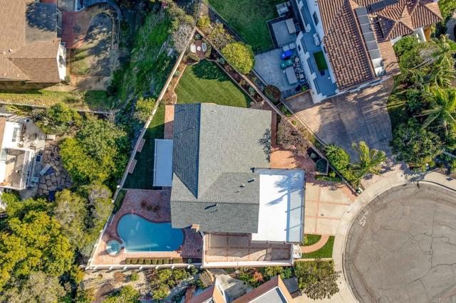 2193 Harbour Heights Rd, San Diego CA: https://media.crmls.org/mediaz/5e7a9739-035f-4906-854d-bee210a27372.jpg