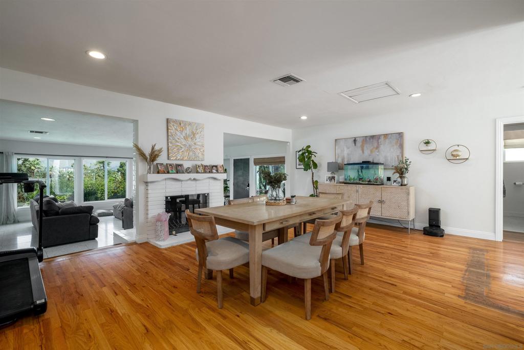 MLS #250027362SD img 9