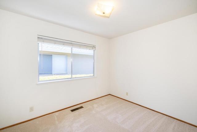 1648 Oak Avenue, Redwood City CA: https://media.crmls.org/mediaz/5e7b8023-8d84-47ca-b9d3-1bc67a3cbccb.jpg