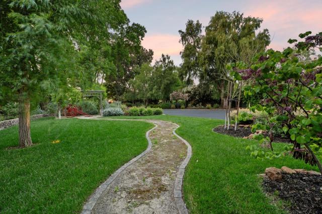 9900 Walter Welsher Court, Gilroy CA: https://media.crmls.org/mediaz/5e7c6aff-72fa-4507-9c35-47d958616842.jpg