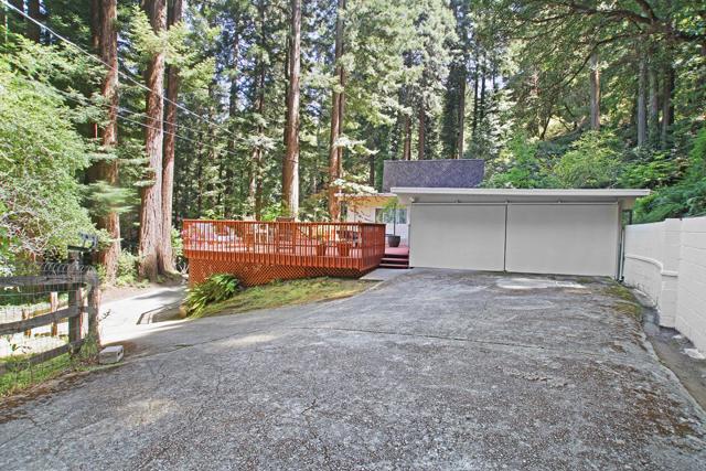 350 Grandview Drive, Woodside CA: https://media.crmls.org/mediaz/5e7d004d-7dbe-4d6e-bee6-72f825744c11.jpg