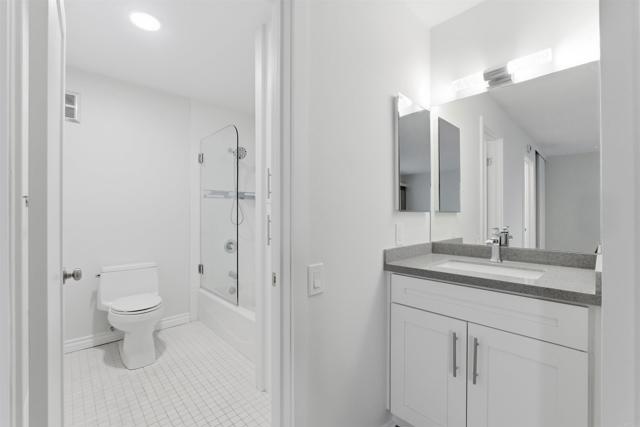 2388 Altisma Way, Carlsbad CA: https://media.crmls.org/mediaz/5e7d9aff-c1ba-421e-be5c-965fc2a0be47.jpg