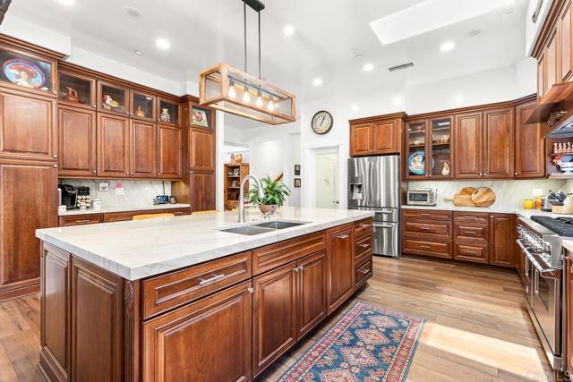 10166 Rancho Roble Rd., Escondido CA: https://media.crmls.org/mediaz/5e7dc605-abad-4d70-a623-68f13b5caace.jpg