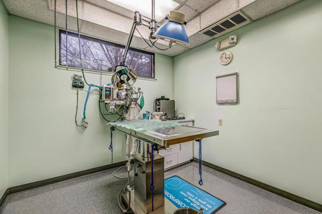 10012 N Foothill Boulevard, Cupertino CA: https://media.crmls.org/mediaz/5e7dc9c3-0356-430c-9e79-c0d5d3eced20.jpg