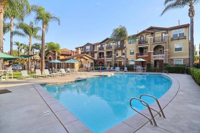 Detail Gallery Image 3 of 44 For 8806 Appleblossom Ct #4,  Santee,  CA 92071 - 3 Beds | 3/1 Baths