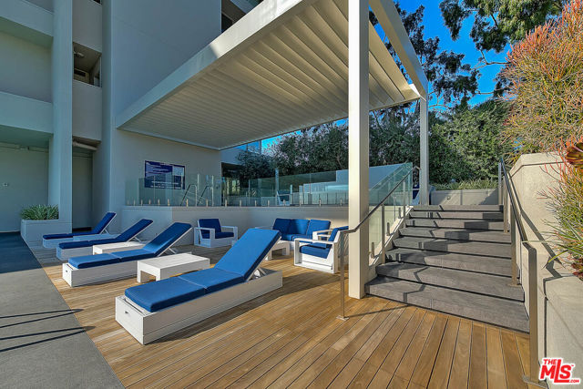 9255 Doheny Road, West Hollywood CA: https://media.crmls.org/mediaz/5e7e298f-0fa8-4fa8-b3ee-b4ba374ba9bd.jpg