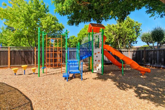 266 El Portal Way, San Jose CA: https://media.crmls.org/mediaz/5e7e4a99-45ab-4e41-944a-1627f704d68d.jpg