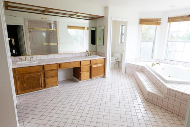 3650 Valley Ridge Lane, San Jose CA: https://media.crmls.org/mediaz/5e7e6b1b-fe7a-46a5-a56e-9af288343e5d.jpg