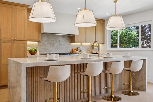 3706 Laurel Way, Redwood City CA: https://media.crmls.org/mediaz/5e7e6d9c-ad55-4d92-8924-4459479400a9.jpg