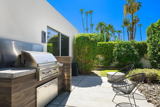 75690 Fairway Drive, Indian Wells CA: https://media.crmls.org/mediaz/5e7ed549-75c3-4bbf-bd36-c0b63b484bb8.jpg