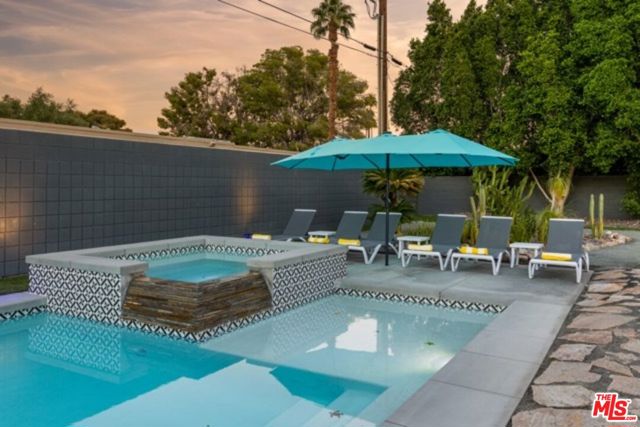 980 N Buttonwillow Circle, Palm Springs CA: https://media.crmls.org/mediaz/5e802397-ae18-452a-b46e-492756e4470a.jpg