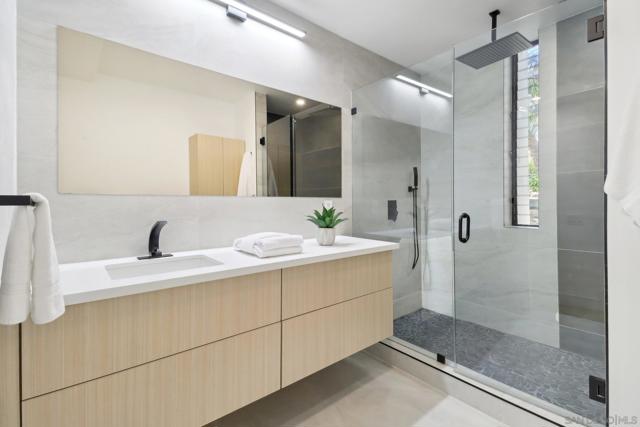 7117 Obelisco Cir, Carlsbad CA: https://media.crmls.org/mediaz/5e80de55-a98b-47d9-abff-63bb9f475c26.jpg