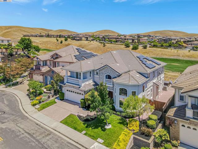 2734 E Sugar Hill Ter, Dublin CA: https://media.crmls.org/mediaz/5e814430-9ae2-4e34-951c-ac1cee85e5ac.jpg