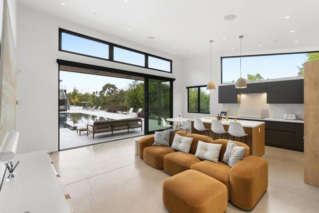 Detail Gallery Image 16 of 22 For 318 S Nardo, Solana Beach,  CA 92075 - 7 Beds | 7/1 Baths