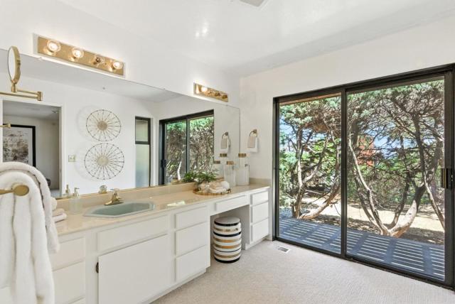 12391 Farr Ranch Court, Saratoga CA: https://media.crmls.org/mediaz/5e829ae2-1aa8-4560-b14d-68573f47b9c5.jpg