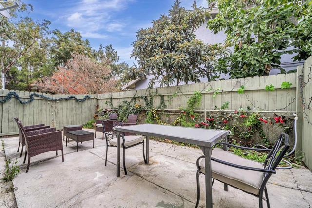 Image 8 of 55 For 370 Appian Way