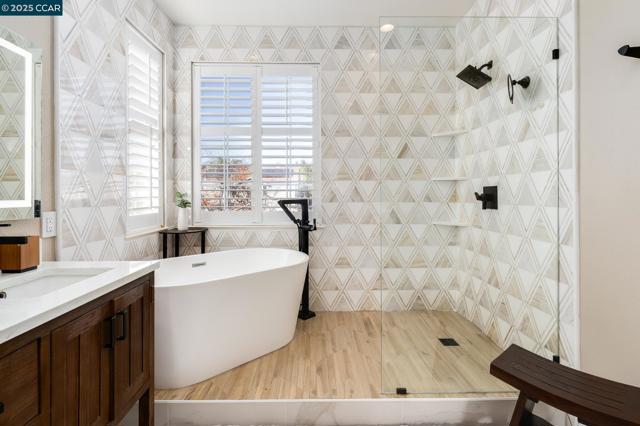 84 Plumeria Ct, Danville CA: https://media.crmls.org/mediaz/5e82d487-2b18-4b54-ba86-b002435bacb2.jpg