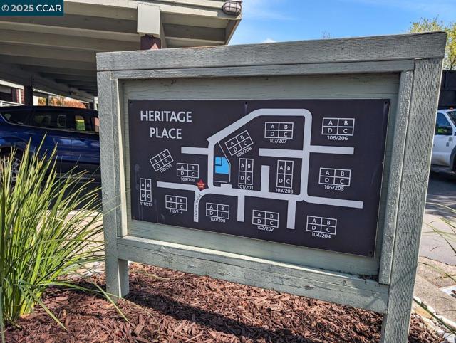 205 Compton Cir, San Ramon CA: https://media.crmls.org/mediaz/5e83771d-08ca-4a59-bbbf-084cedbdb1da.jpg