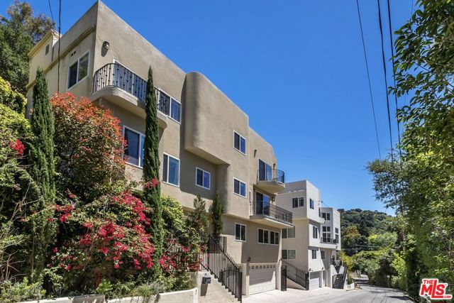 3943 Avenida Del Sol, Studio City CA: https://media.crmls.org/mediaz/5e837f69-0fff-4c9a-9774-437c0591814d.jpg