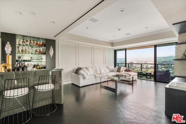 10490 Wilshire Boulevard, Los Angeles CA: https://media.crmls.org/mediaz/5e83e10f-df14-4624-8c8f-f5ea6c29cfbc.jpg