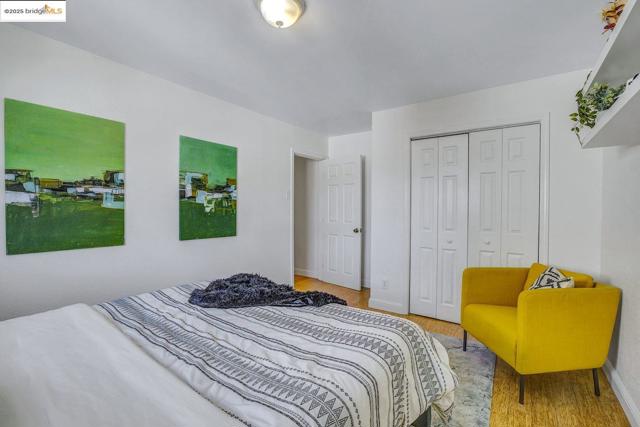 2327 10Th St, Berkeley CA: https://media.crmls.org/mediaz/5e83e143-3302-413c-aa3d-1e57d4c284c8.jpg