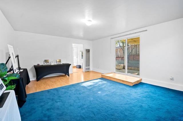 2066 Sterling Avenue, Menlo Park CA: https://media.crmls.org/mediaz/5e83e51f-02b8-442c-aad6-290528acdff8.jpg