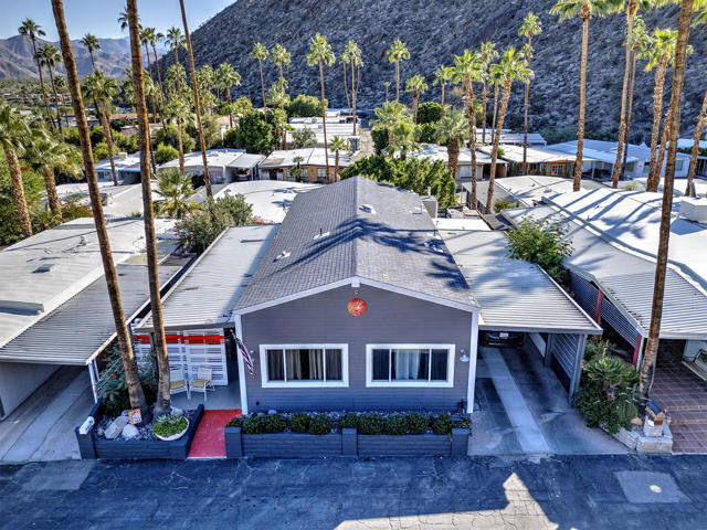 527 Jade Lane, Palm Springs CA: https://media.crmls.org/mediaz/5e83f52c-8453-4298-b751-eb3ded3528d7.jpg