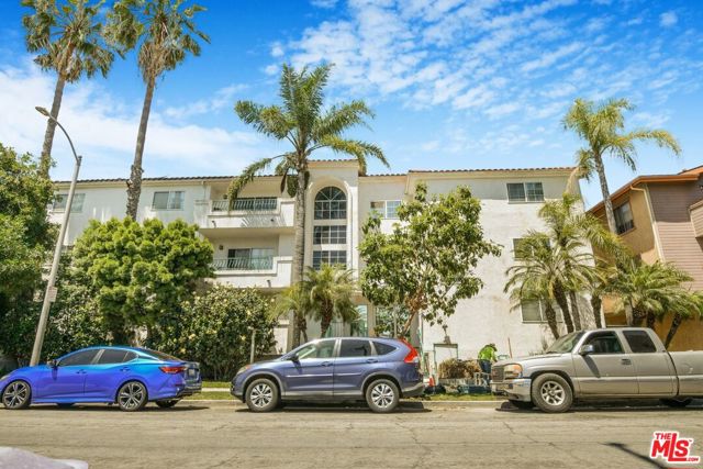 1335 Newport Avenue, Long Beach CA: https://media.crmls.org/mediaz/5e846530-df50-488b-8320-c87b926e535d.jpg