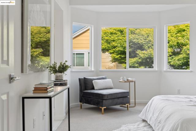 102 Waterview Dr, Richmond CA: https://media.crmls.org/mediaz/5e84b0a5-29c9-4bb6-a3a9-4e14c385950b.jpg