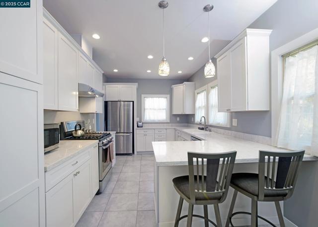 1331 Court Street, Martinez CA: https://media.crmls.org/mediaz/5e84beee-eb4b-451d-a705-5446ae82da4c.jpg