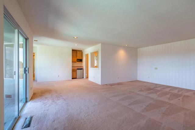 44 El Caminito Del Norte, Monterey CA: https://media.crmls.org/mediaz/5e852350-8958-4983-9d6b-036293a457d8.jpg